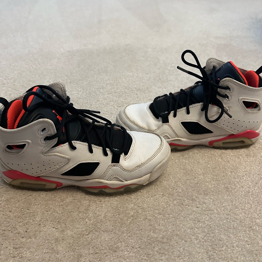 Nike Air Jordan Sneakers youth sz 4Y